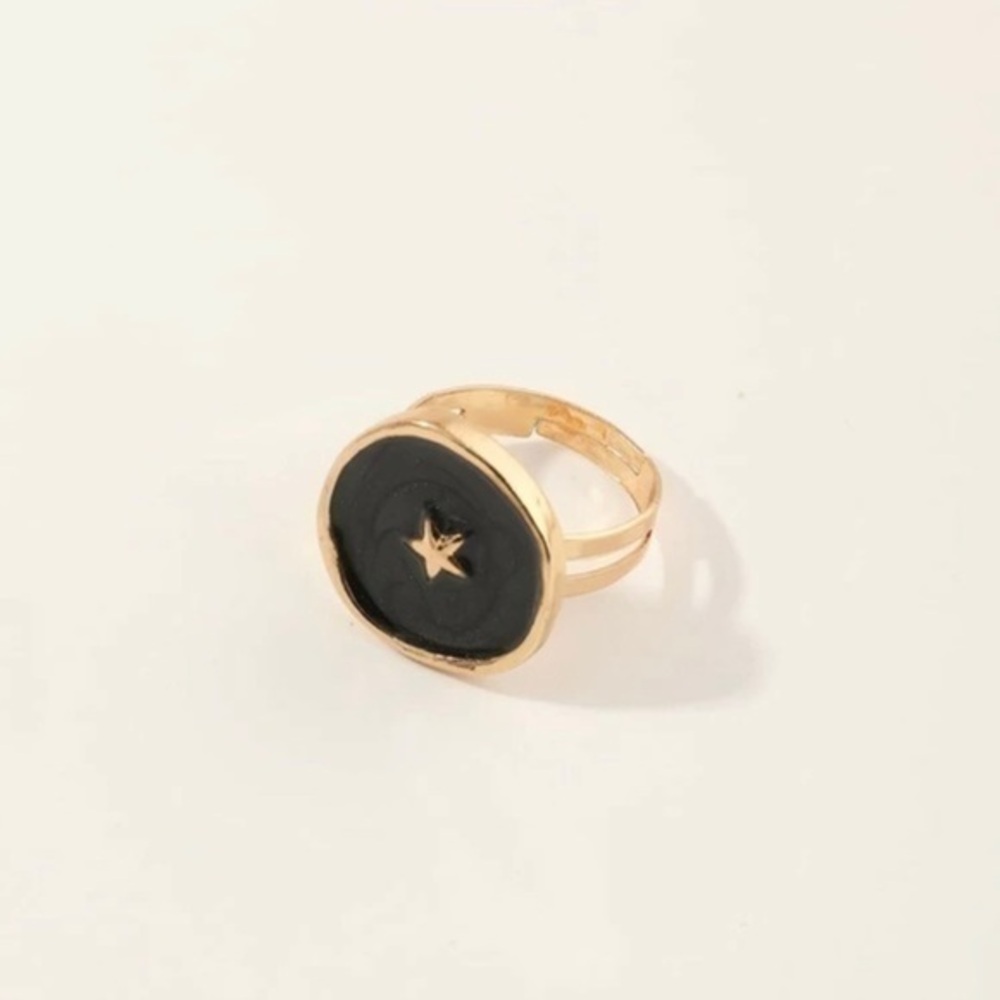 3/$30 💛 Star Enamel Ring